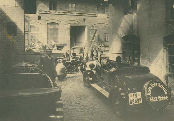 1929 Fuhrpark der Fahrschule Höhne: Opel, Chrysler, Standard